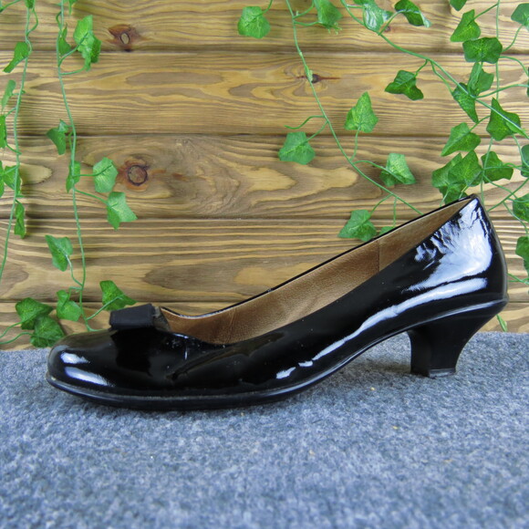 Sofft Shoes - Sofft Shoes Womens Size 9 Black Patent Leather Pump Bow Detail Classic Elegant